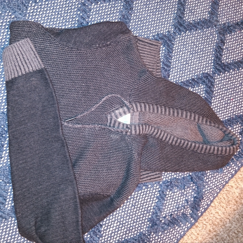 Sweater - Picture 2 of 2